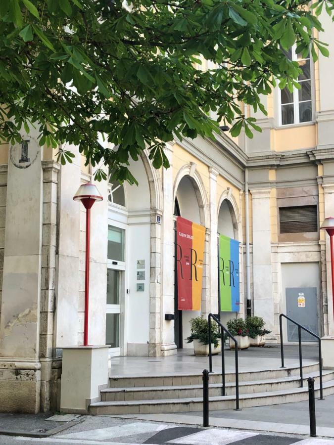 Alla Scalinata Del Teatro Rossetti Parcheggio Trieste Exterior photo